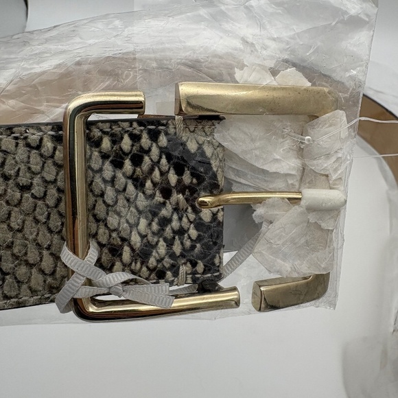 NWT Carlisle Genuine Leather Black/White Snake Print Belt with Pink Accent - Picture 3 of 7